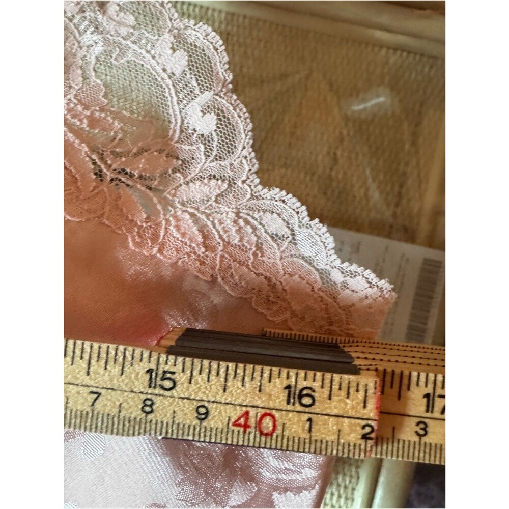 Victoria’s Secret Vintage Gold Label Pink Satin Lace Cami Y2K Fairycore Tank - Picture 9 of 9